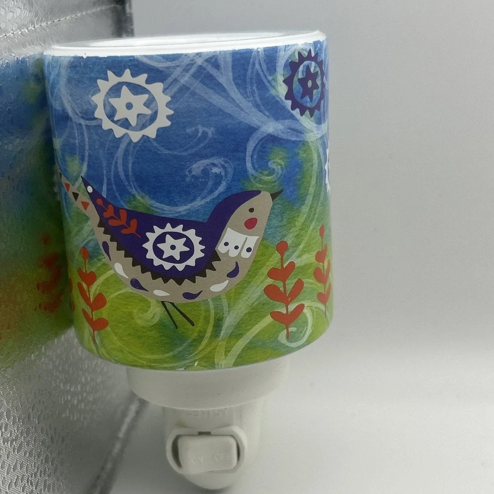 Swirly Bird Scentsy Mini Plug In Wall Warmer 15 Watt Bulb NO BOX - Picture 1 of 6